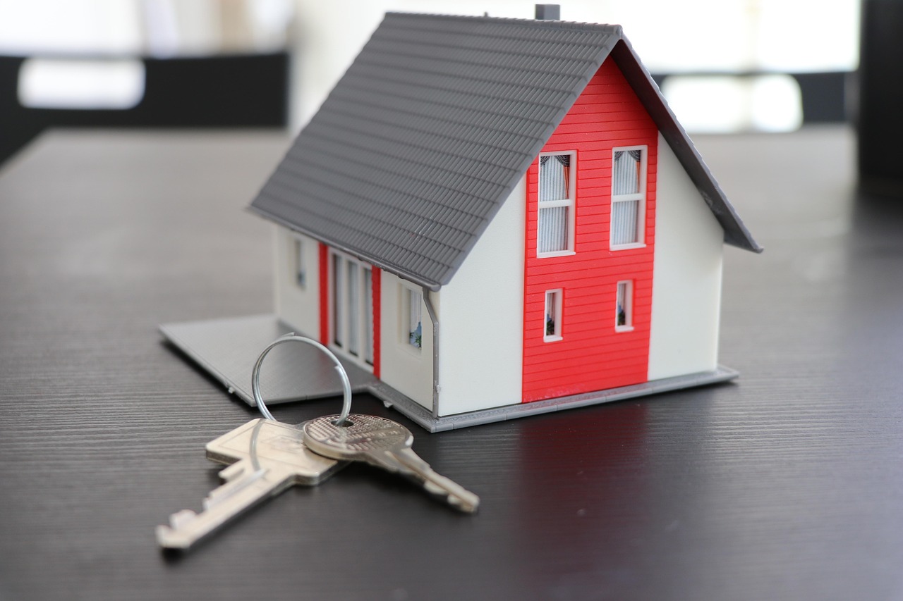 House keys handed over — the outcome a clean file unlocks